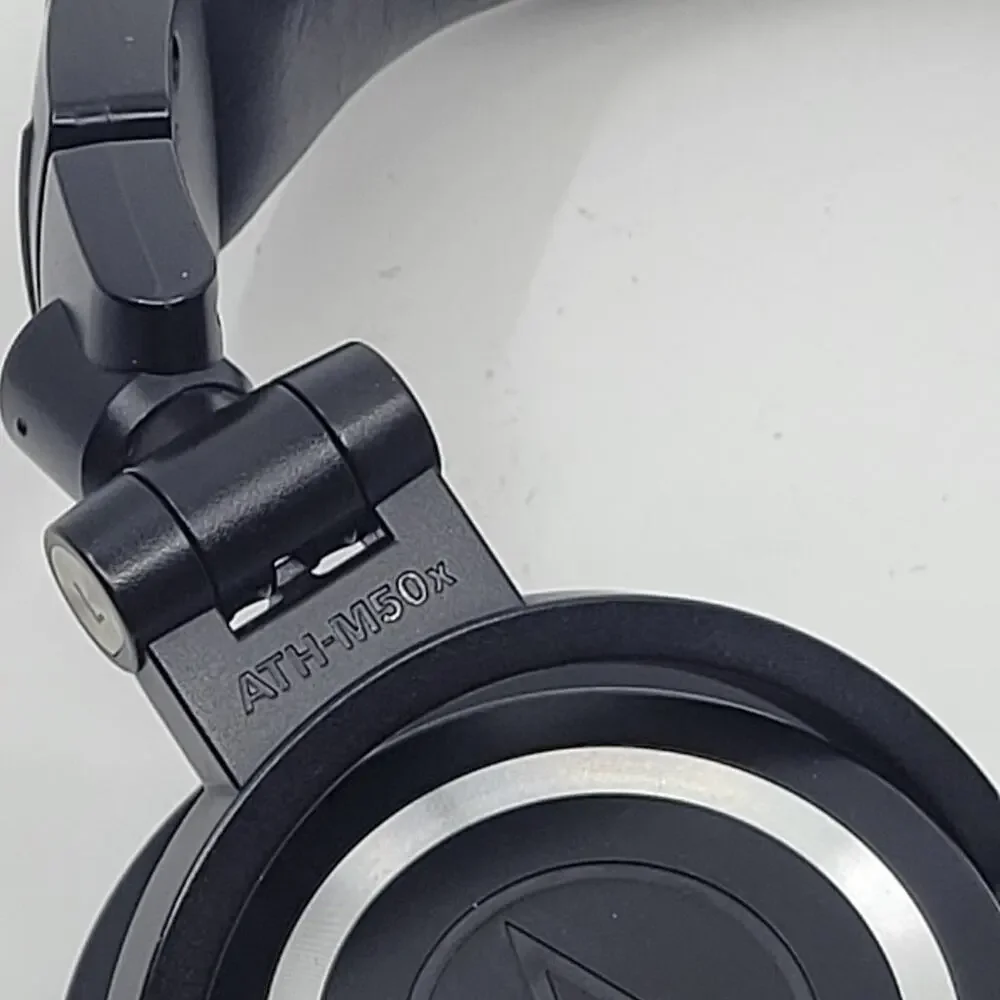 Audio-Technica ATH-M50xBT Professional Studio Monitor Headphones Black